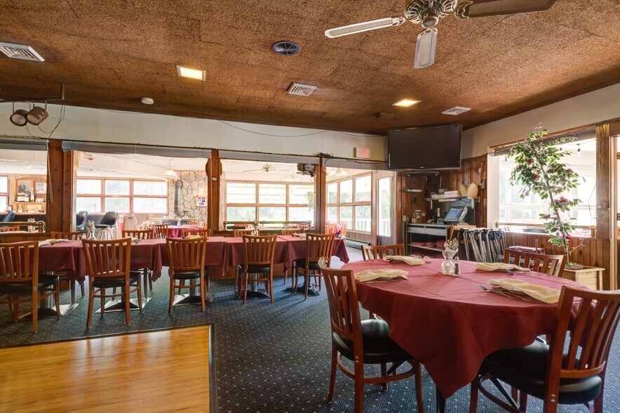 More Photos Of 160 Creamery Rd, Greenville Restaurant For Sale