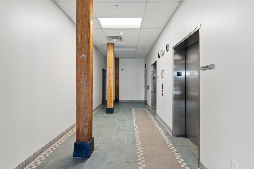 More Photos Of 140 Mill St, Lewiston Office Residential For Sale