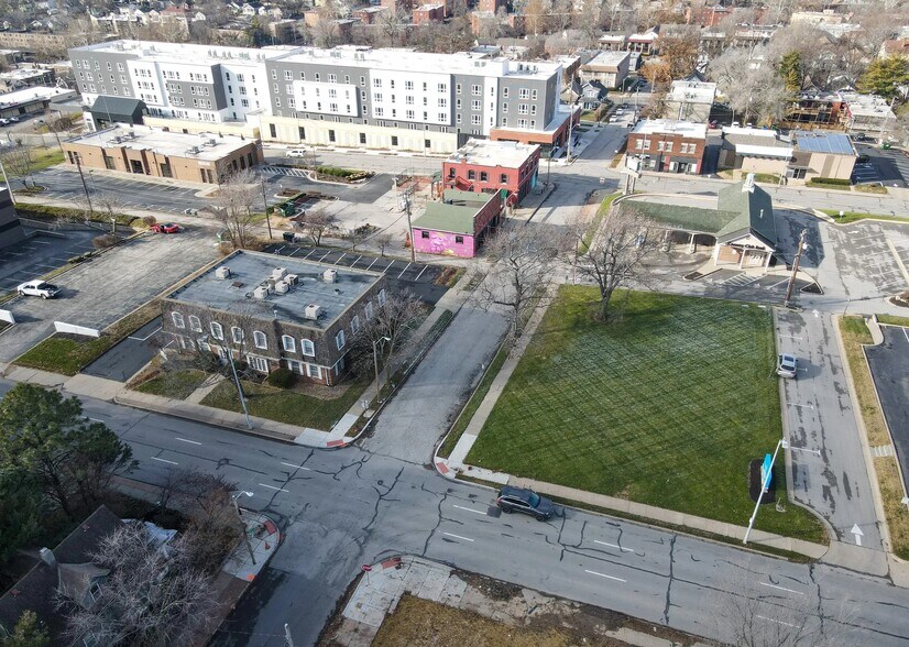 More Photos Of 917 W 44th St, Kansas City Restaurant For Sale