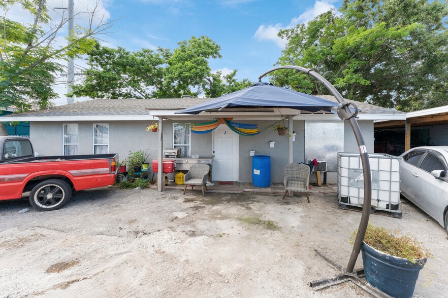 More Photos Of 5712 15th St, Bradenton Auto Dealership For Sale