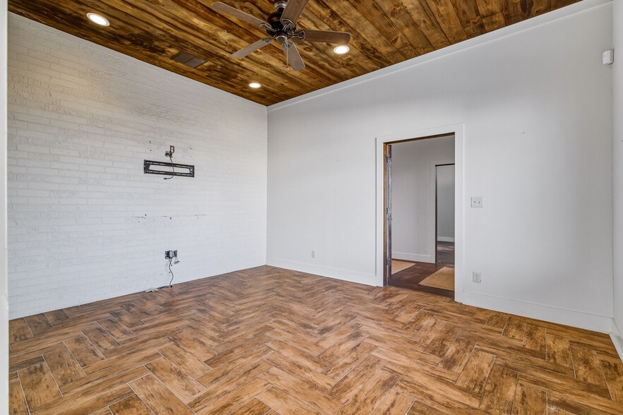 More Photos Of 1000 Louisville Ave, Monroe Office For Sale