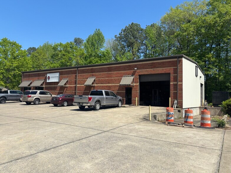 More Photos Of 901 Dow St, Pelham Warehouse For Lease