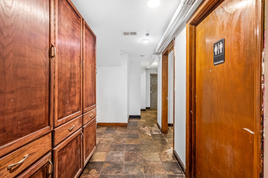 More Photos Of 1421 H St NE, Washington Restaurant For Lease