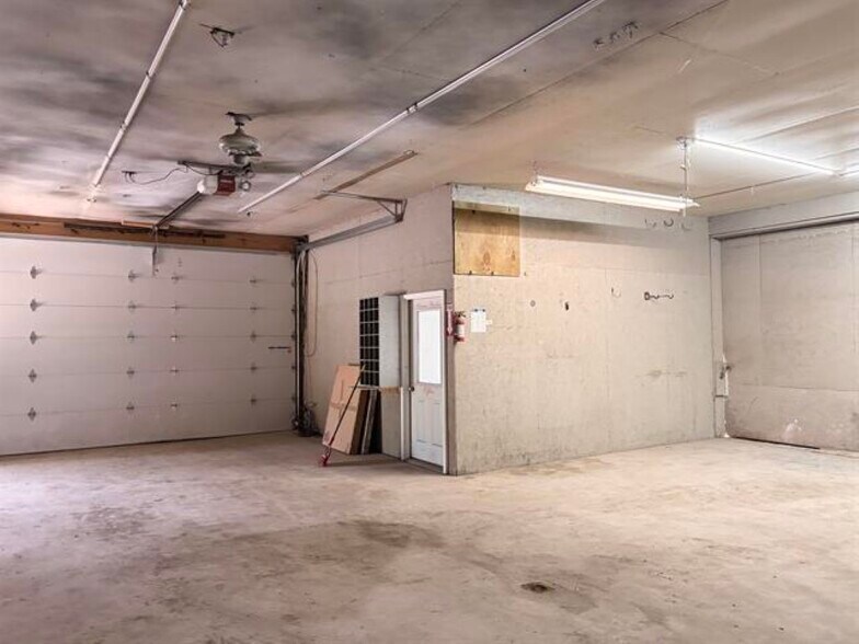 More Photos Of 3480 M 30, Beaverton Flex For Sale