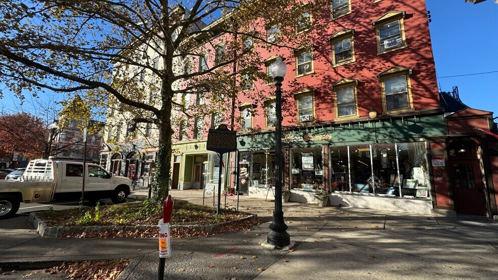 More Photos Of 58 Centre Sq, Easton Apartments For Sale