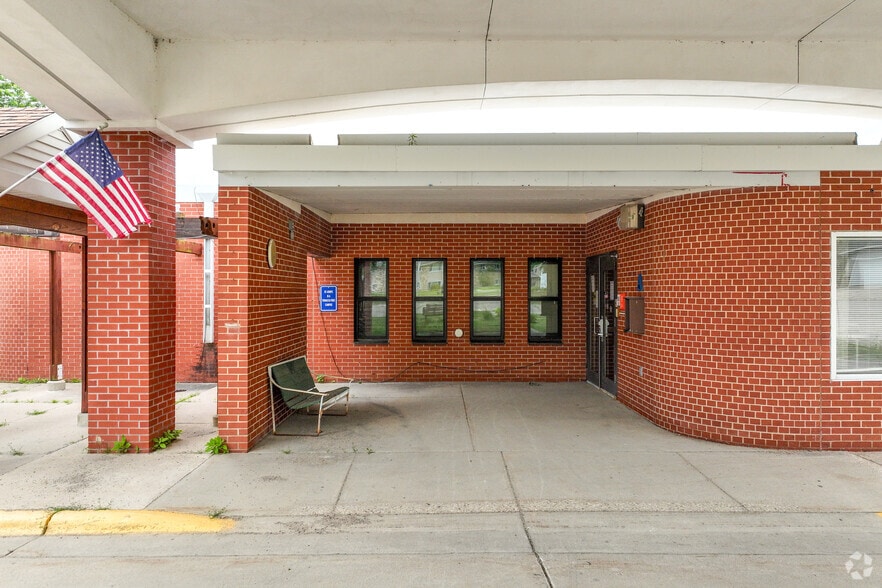 More Photos Of 901 Luther Pl, Albert Lea Skilled Nursing Facility For Sale