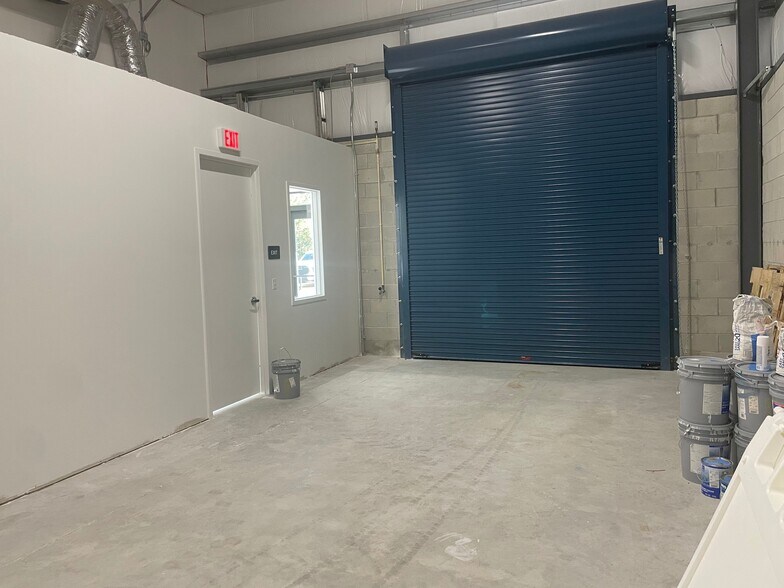 More Photos Of 1725 Kennedy Pt, Oviedo Industrial For Lease