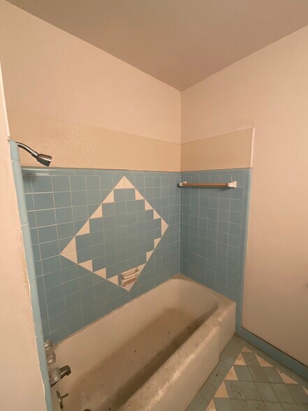 More Photos Of 3201 Texas Ave, La Marque Warehouse For Sale