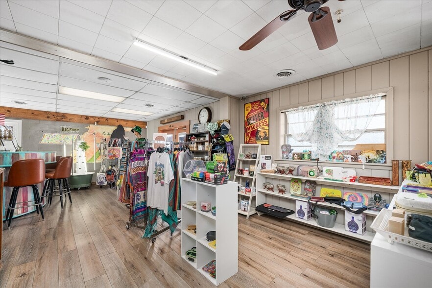 More Photos Of 142 West Ave, Crossville Medical For Sale