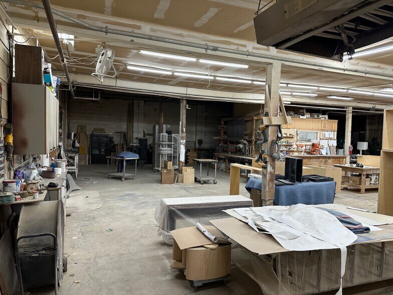 More Photos Of 3816 Grandview Ave, Gurnee Warehouse For Sale