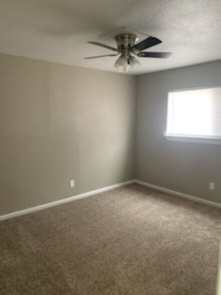 More Photos Of 1320 W Kingsley Rd, Garland Apartments For Sale
