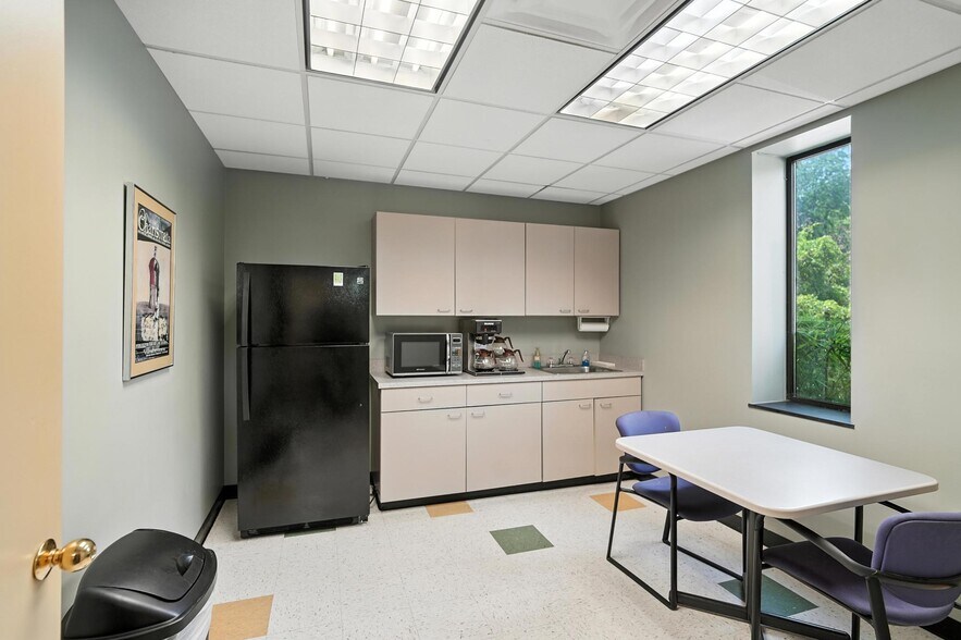 More Photos Of 1612 Prosser Ave, Dayton Medical For Sale