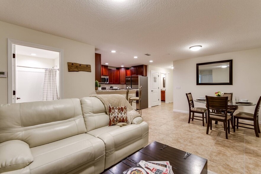 More Photos Of 806 Oak St, Green Cove Springs Apartments For Sale