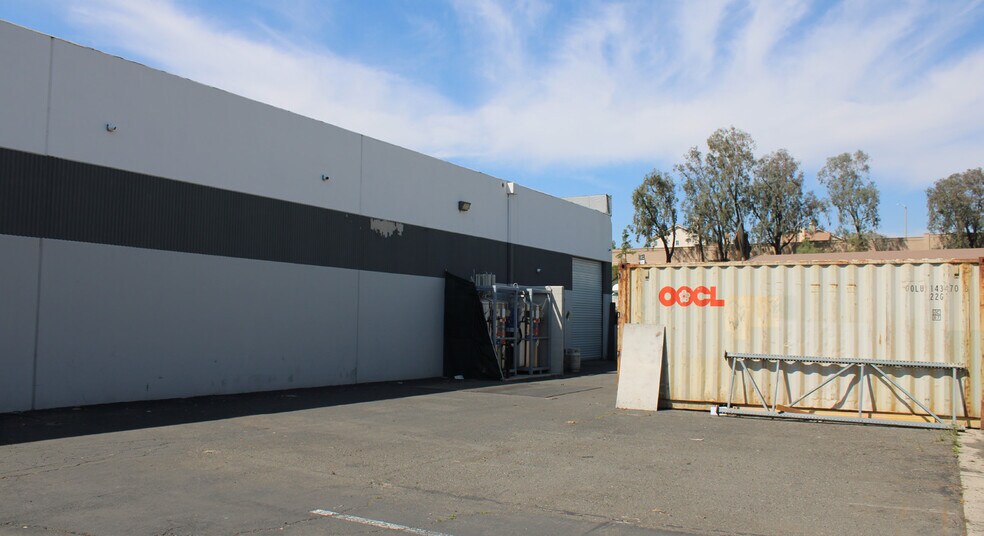More Photos Of 12361-12363 Doherty St, Riverside Warehouse For Lease