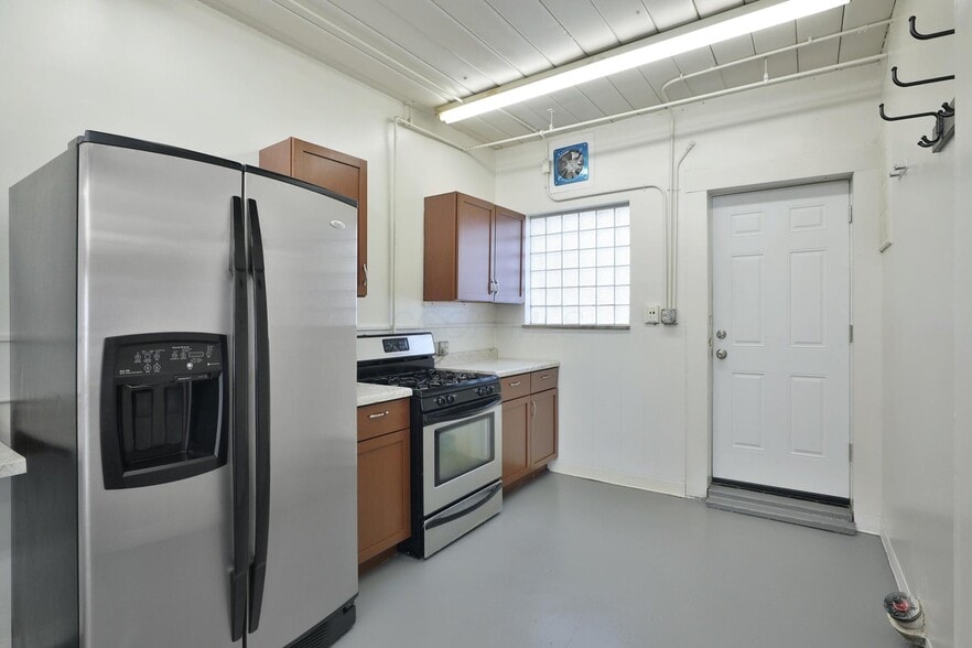 More Photos Of 253 Chittenden Ave, Columbus Loft Creative Space For Sale