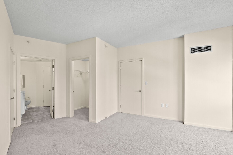 More Photos Of 1-49 N Howard St, Baltimore Unknown For Lease