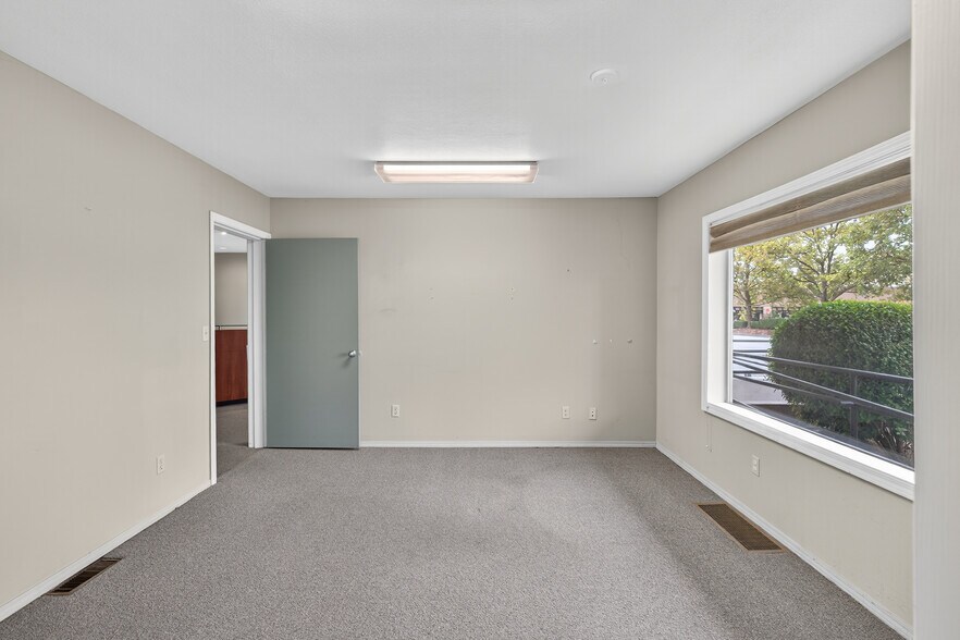 More Photos Of 4340 SW 110th Ave, Beaverton Medical For Sale