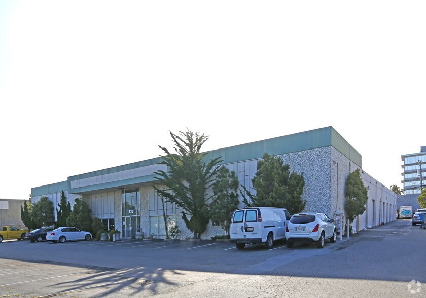 More Photos Of 833 Mahler Rd, Burlingame Warehouse For Lease