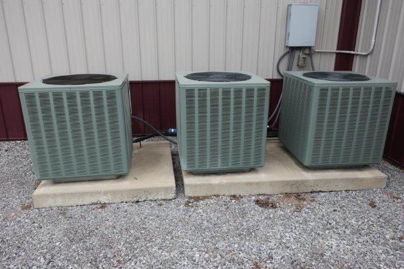 More Photos Of 71 Commerce St, Hickory Supermarket For Sale
