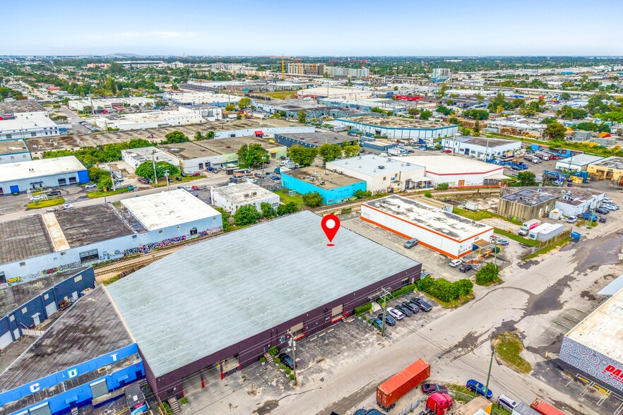 More Photos Of 7300 NW 35th Ave, Miami Showroom For Lease