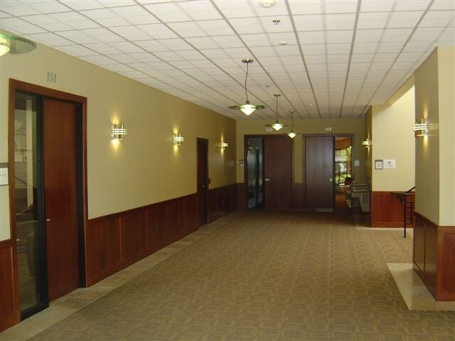 More Photos Of 2896 Crescent Ave, Eugene Office For Lease