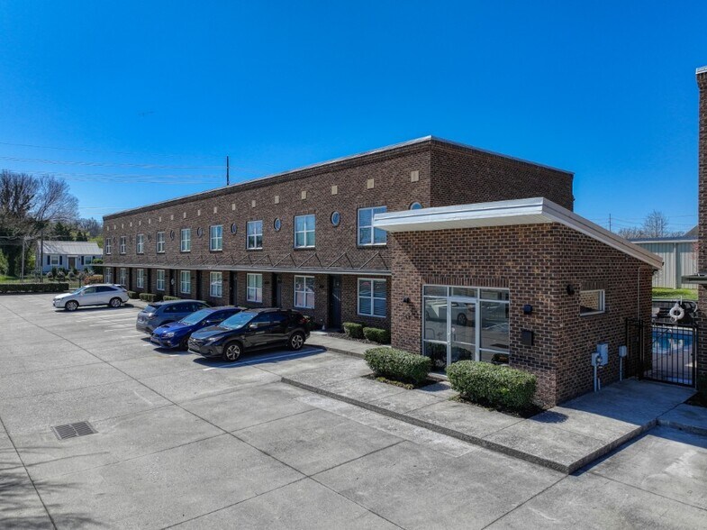 Primary Photo Of 425 Sutherland View Way, Knoxville Apartments For Sale