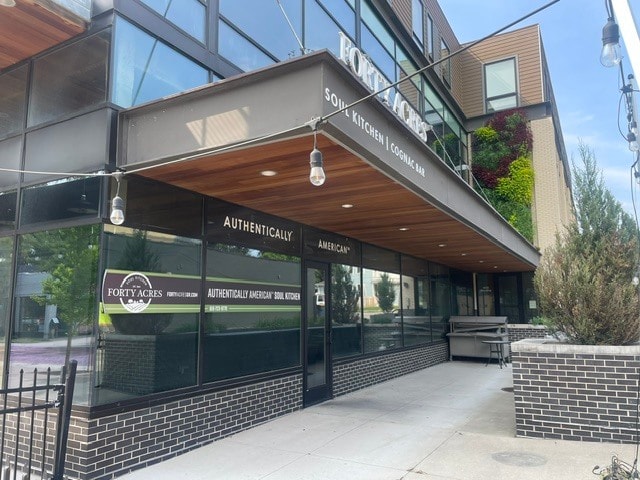 More Photos Of 1059 Wealthy St SE, Grand Rapids Apartments For Lease
