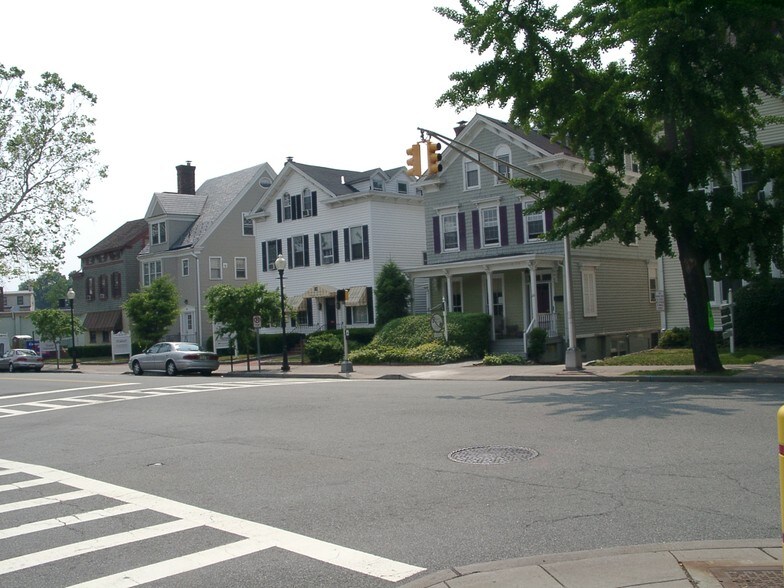 More Photos Of 14-18 Elm St, Morristown Loft Creative Space For Lease