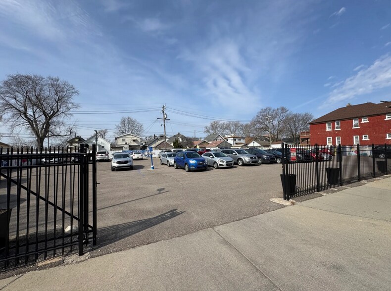 More Photos Of 4880 Lawndale St, Detroit Specialty For Sale