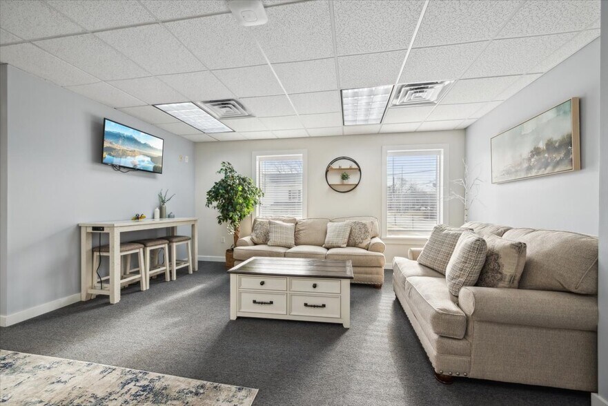 More Photos Of 1 Eastern Ave, Somerville Office For Sale