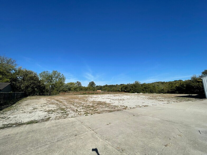 More Photos Of 442 Harrison Brookville Rd, West Harrison Warehouse For Lease