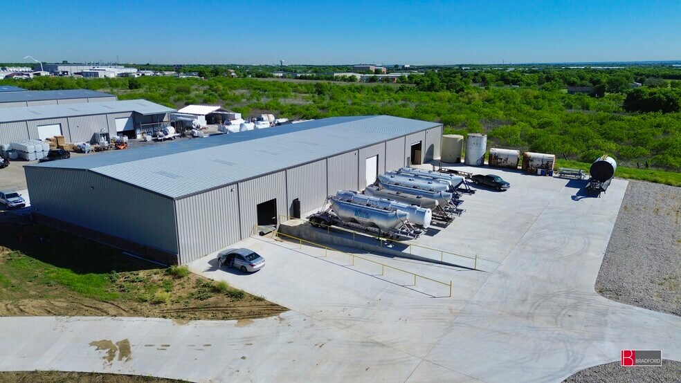 More Photos Of 4200 Longhorn Dr, Alvarado Industrial For Lease