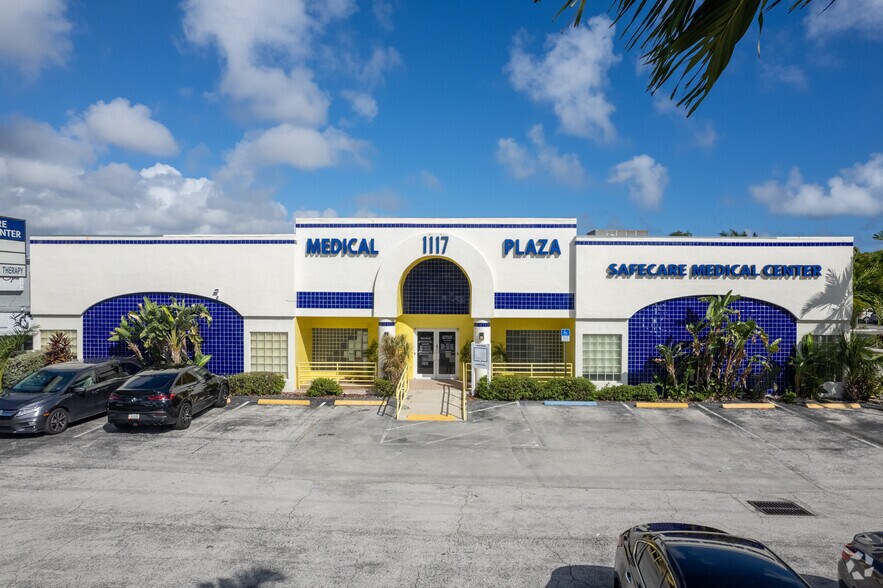 More Photos Of 1117 E Hallandale Beach Blvd, Hallandale Beach Medical For Lease