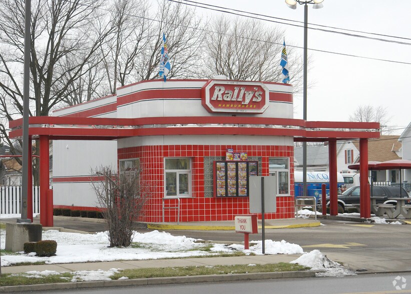 More Photos Of 118 N College St, Piqua Fast Food For Lease