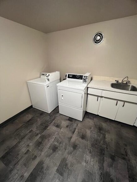 More Photos Of 11925 101st St NW, Edmonton Apartments For Sale