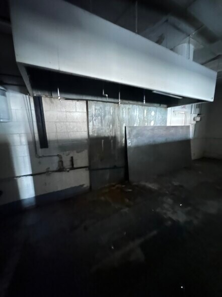 More Photos Of 230 Fox St, Lemoore Restaurant For Sale