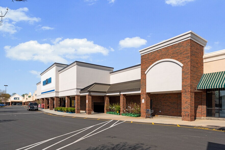 More Photos Of 1837 E Broad St, Statesville Unknown For Lease