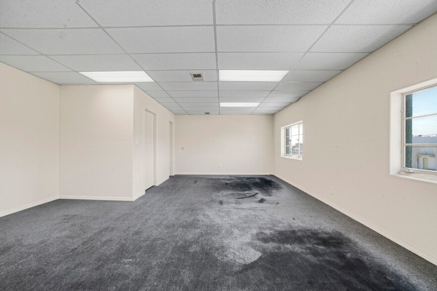 More Photos Of 4667 Rosecrans Ave, Hawthorne Light Manufacturing For Lease