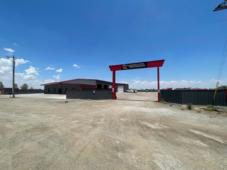 More Photos Of 5800 N Moss Ave, Odessa Warehouse For Sale