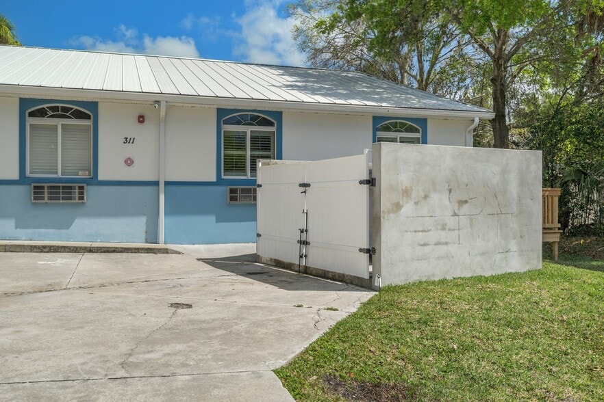 More Photos Of 311 NE 4th Ave, Crystal River Healthcare For Lease