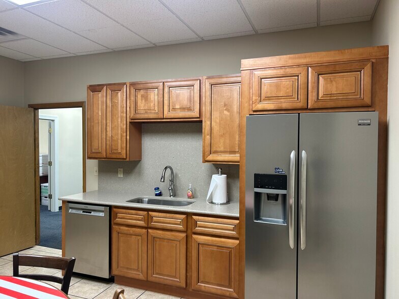 More Photos Of 1619 Schaeffer Rd, Knoxville Office For Lease