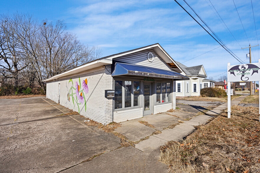 More Photos Of 1015 N Arkansas Ave, Russellville Office For Sale