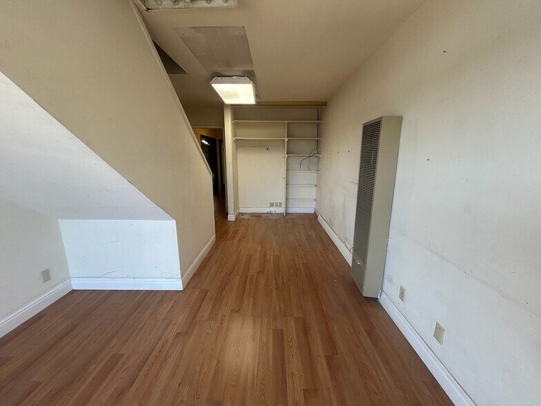 More Photos Of 153-175 N Amphlett Blvd, San Mateo Warehouse For Lease