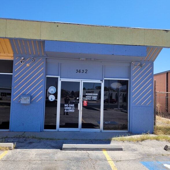 Primary Photo Of 3636 Andrews Hwy, Odessa Storefront For Lease