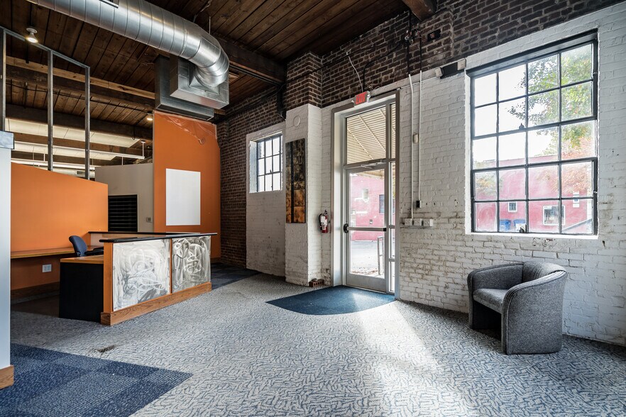 More Photos Of 811 W Hargett St, Raleigh Loft Creative Space For Lease