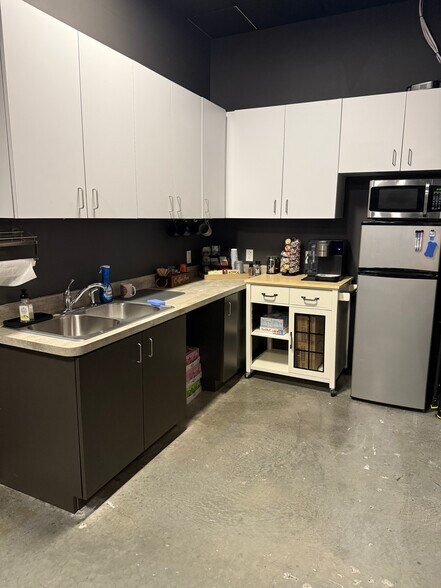 More Photos Of 5009 W Broad St, Sugar Hill General Retail For Lease