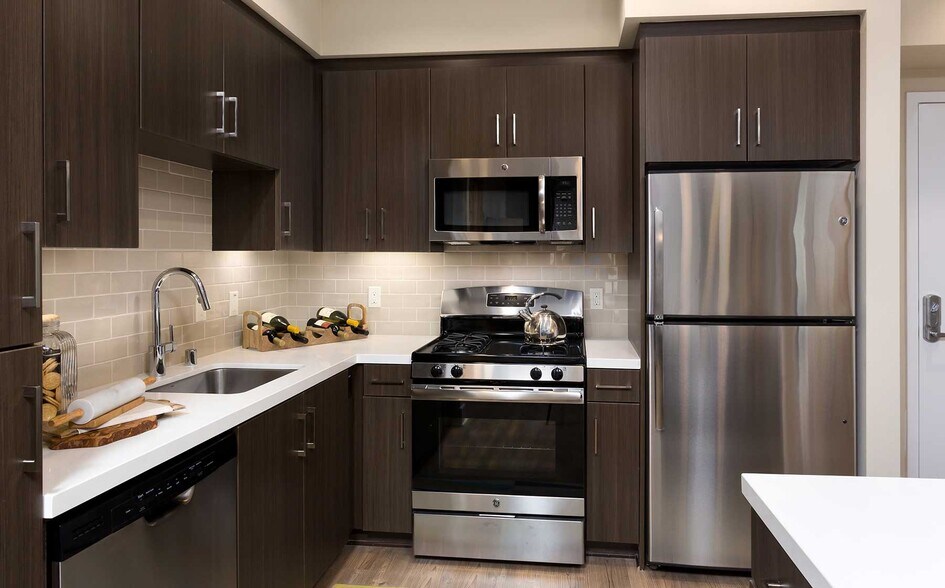 More Photos Of 7400 Center Ave, Huntington Beach Apartments For Lease