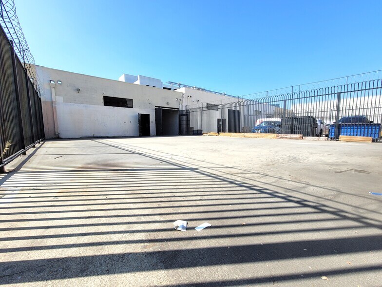More Photos Of 757 E 14th Pl, Los Angeles Warehouse For Sale