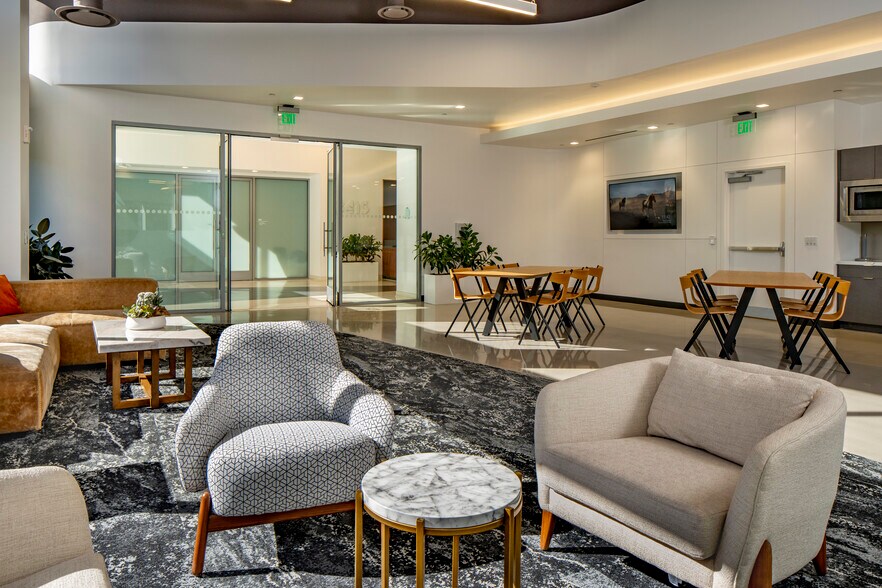 More Photos Of 3415 S Sepulveda Blvd, Los Angeles Office For Lease