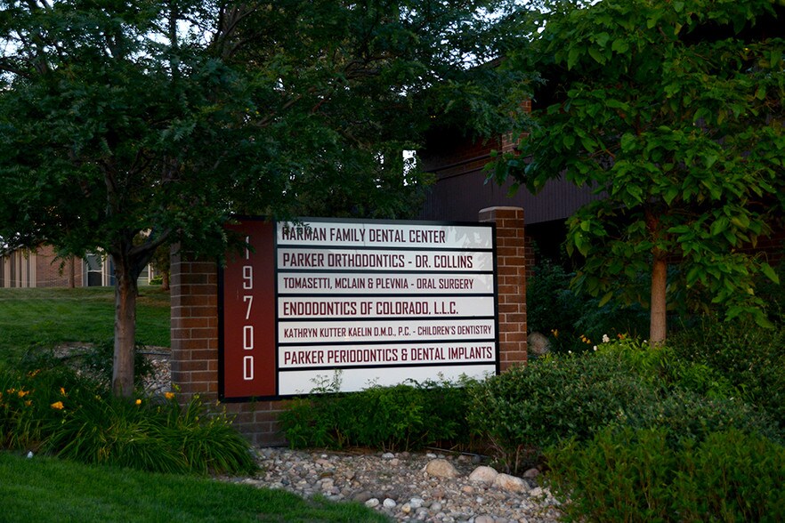 More Photos Of 19700 E Parker Square Dr, Parker Healthcare For Lease